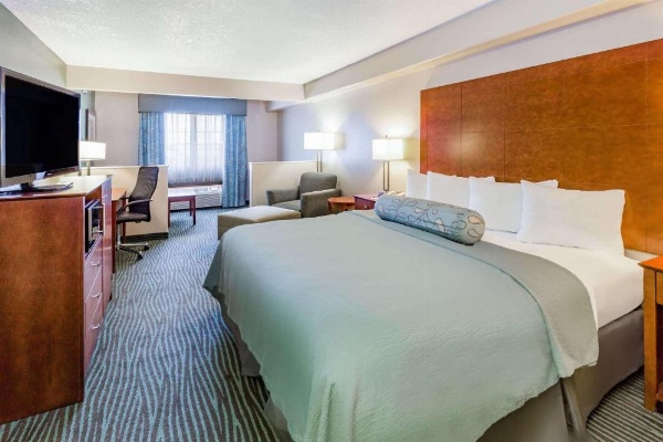 AmericInn by Wyndham Des Moines Airport image 10